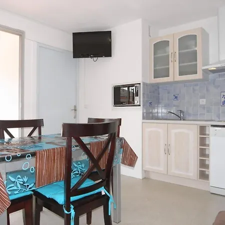 2 Pieces Moderne Pour 4 Pers Avec Terrasse Proche Et Commerces A - Fr-1-776-43 Apartment
