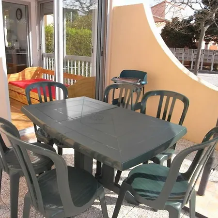 2 Pieces Moderne Pour 4 Pers Avec Terrasse Proche Et Commerces A - Fr-1-776-43 Apartment *