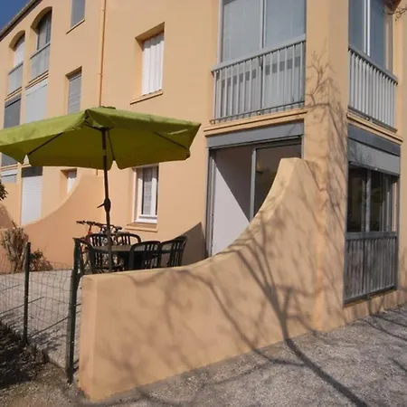 2 Pieces Moderne Pour 4 Pers Avec Terrasse Proche Et Commerces A - Fr-1-776-43 Apartment *